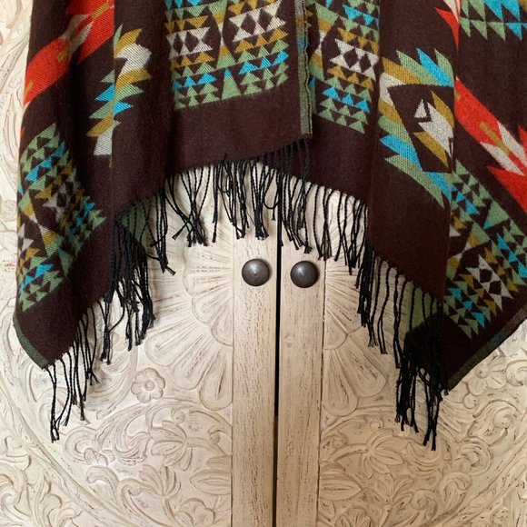 Bohemian Tribal Hooded Poncho - Picture 4 of 4